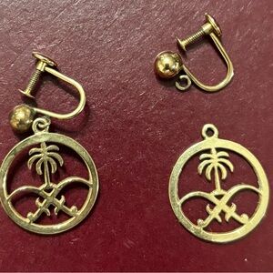 14K Vintage Gold Pearl Screw Back Earrings Palm Trees & Swords